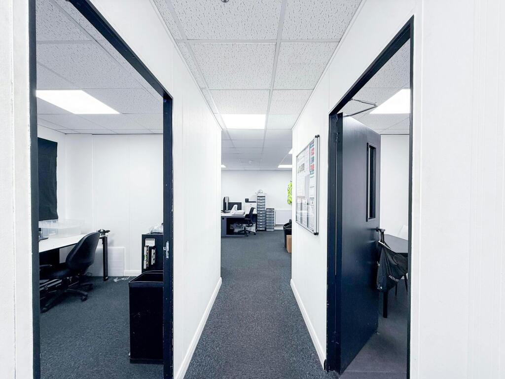 century park_industrial to let-13.jpg