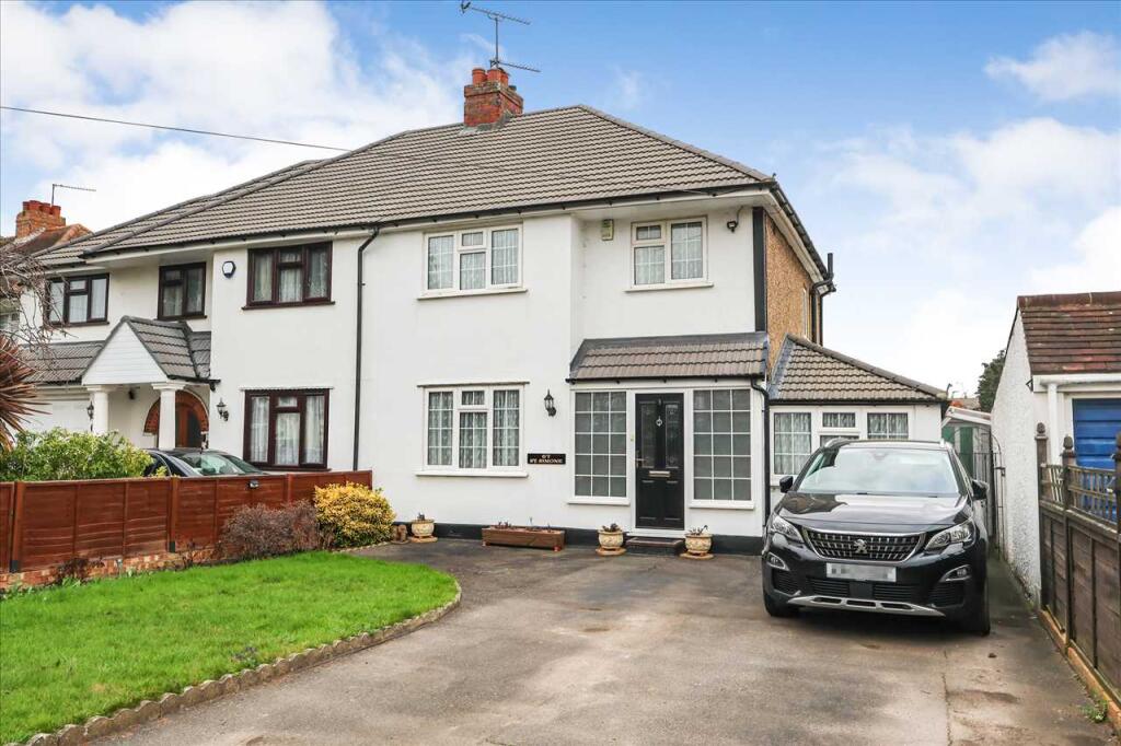 Main image of property: Elmshott Lane, Cippenham