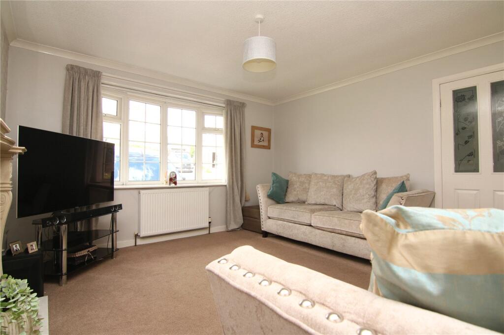Lowfield Crescent, Silsden, BD20 photo 3