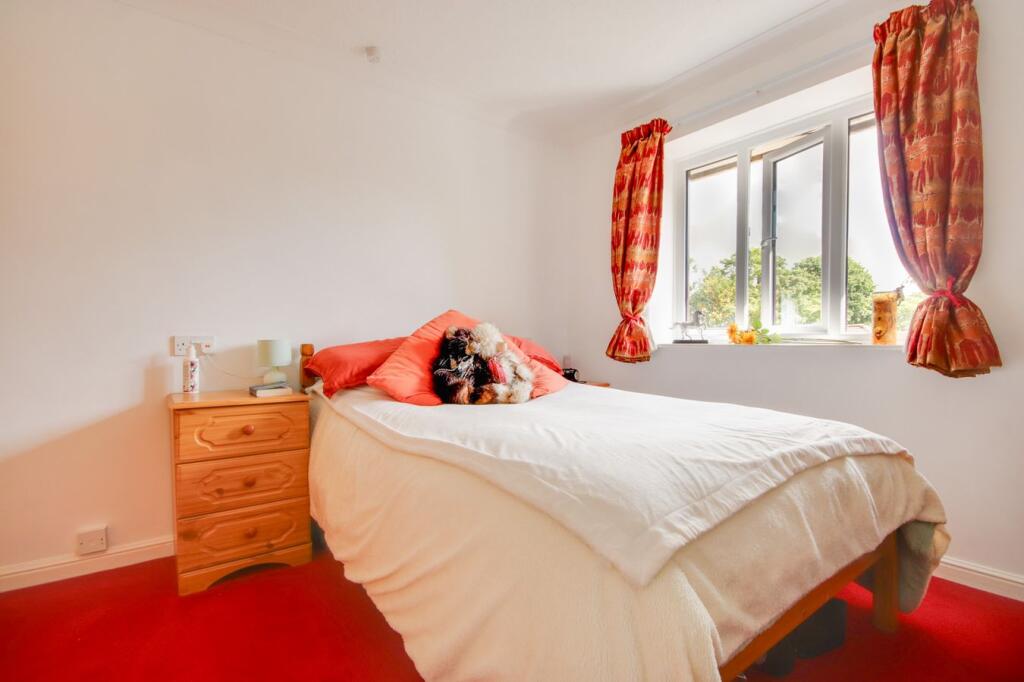 Apartment in Lymington - More
