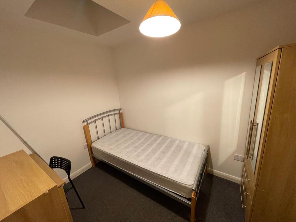 Apartment in Coventry - More