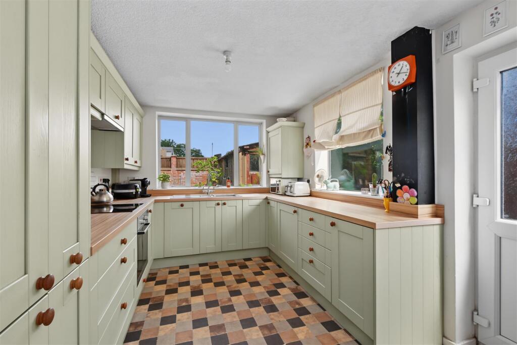 House in Nottingham, Stapleford - More
