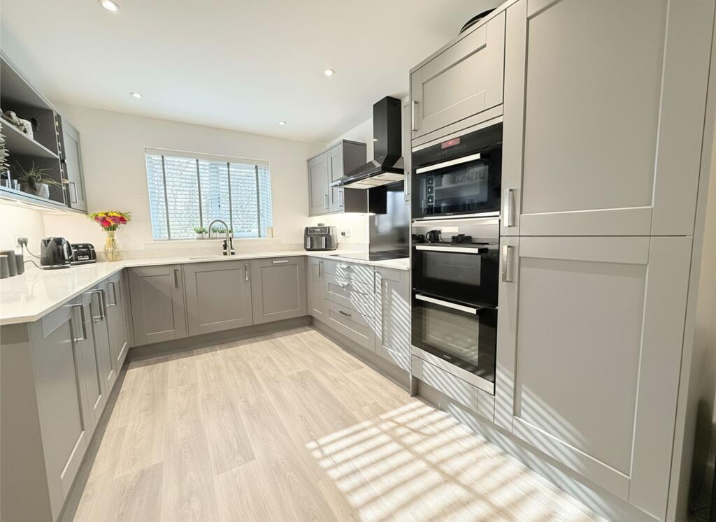 Lillands Lane, Brighouse, HD6 photo 2