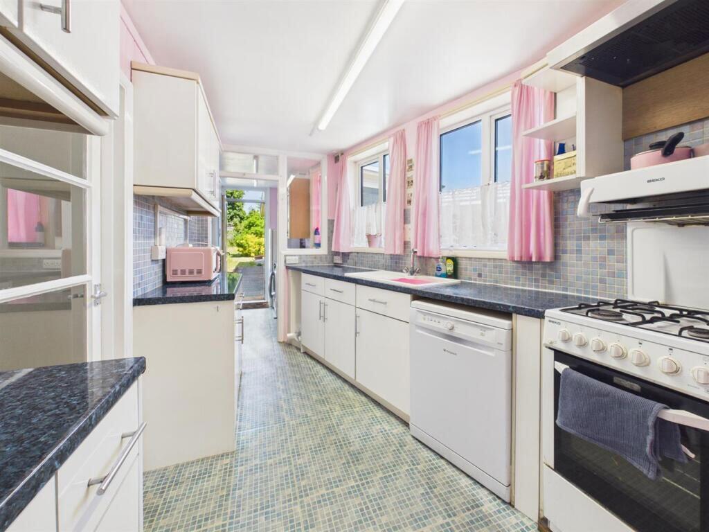House in London - View 5