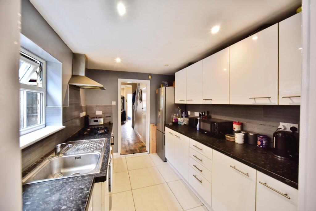 House in Chatham, Medway - View 3