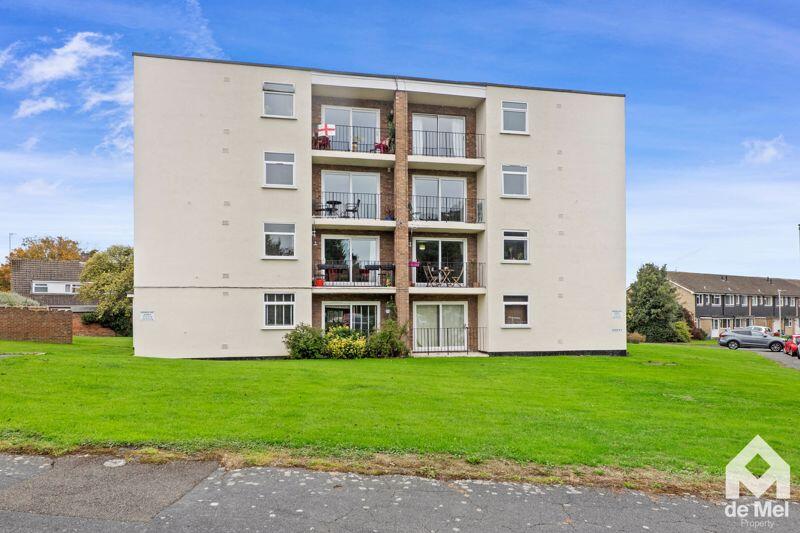 1-bed flat on Belworth Court, Cheltenham, £130,000