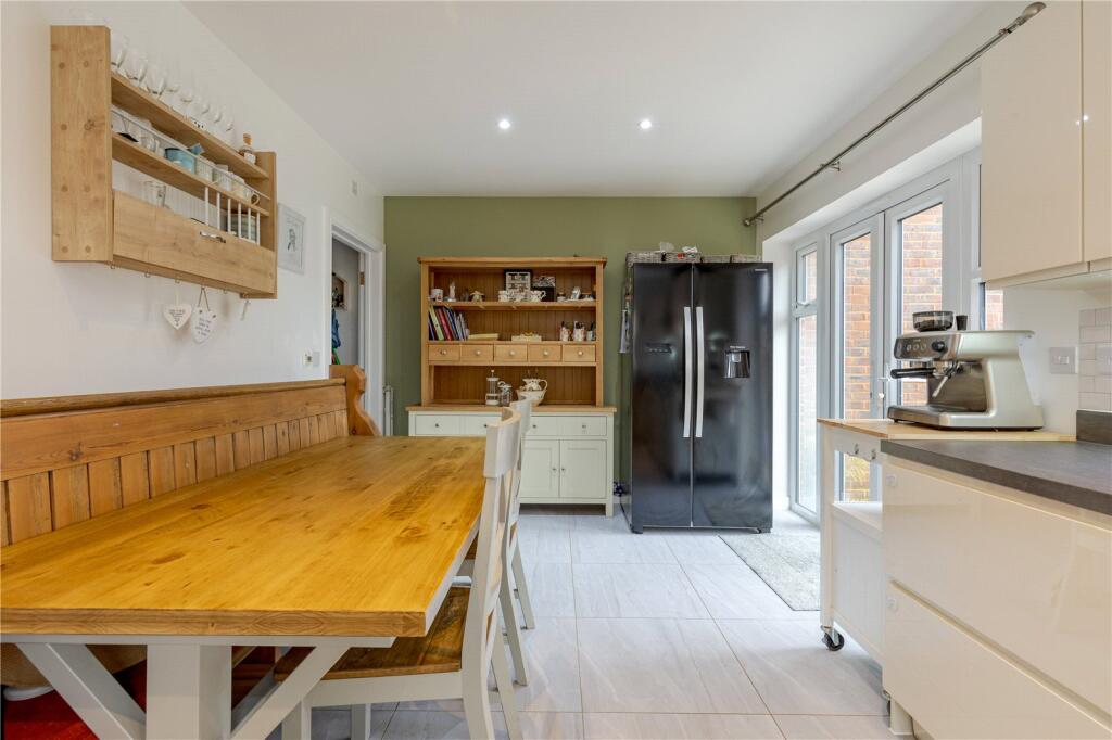 House in Waverley, Cranleigh - View 5