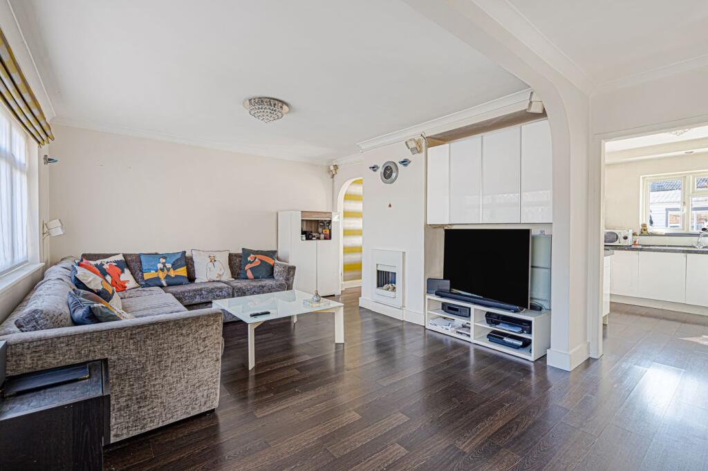 House in Spelthorne, Surrey - View 4