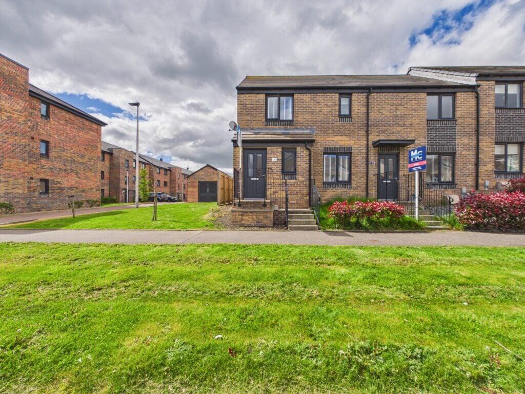 Main image of property: 1 Newbyth Road, Edinburgh EH17 8GW