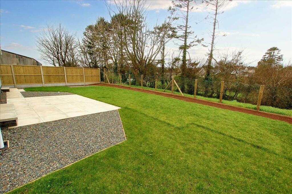 20 Fourth Lane, Off Upper Lamphey Road, Pembroke photo 4