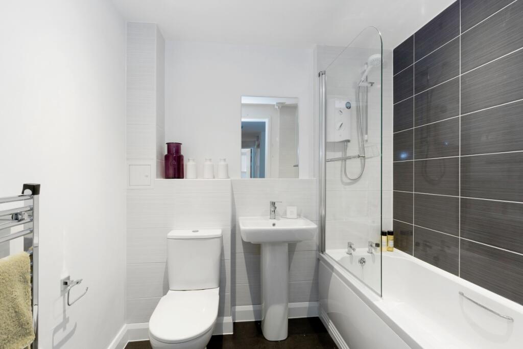 Apartment in Cheltenham, Lower High Street, St Paul’s - View 5