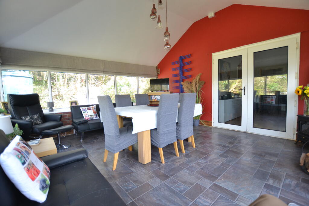 House in Ammanford, Llandybie - View 5