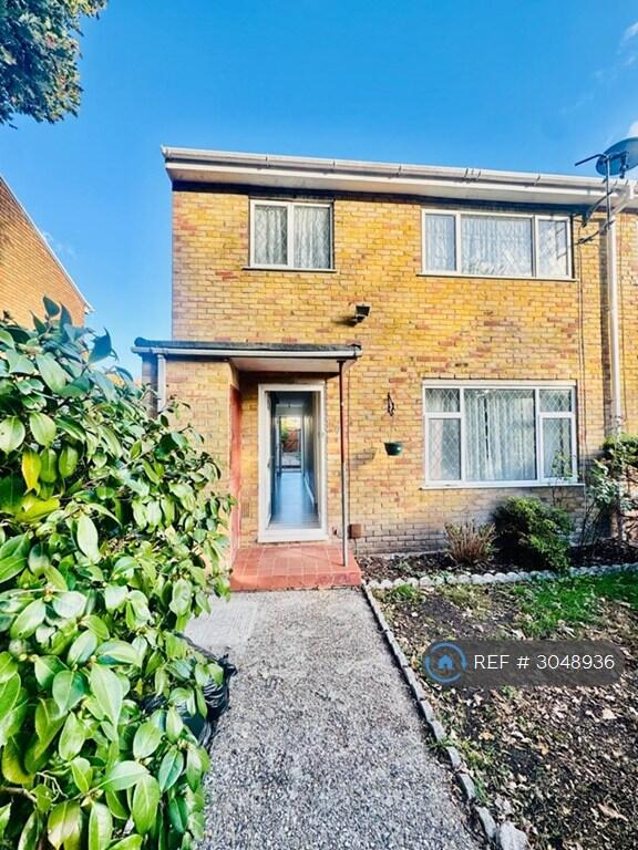 Main image of property: Cambridge Road, Sandhurst, GU47