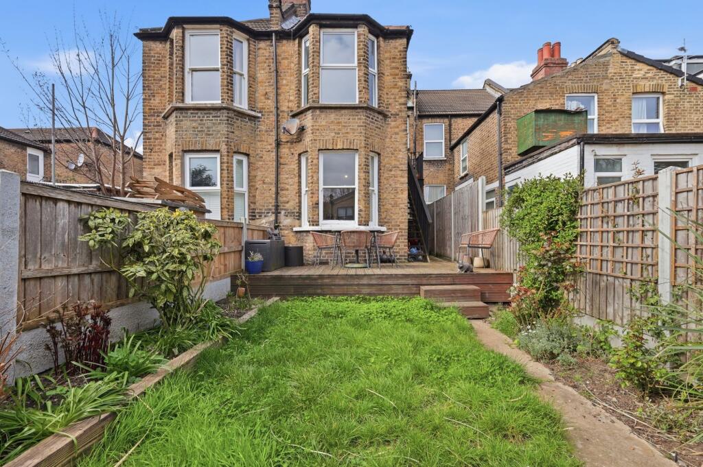 Apartment in London, Leyton - View 4