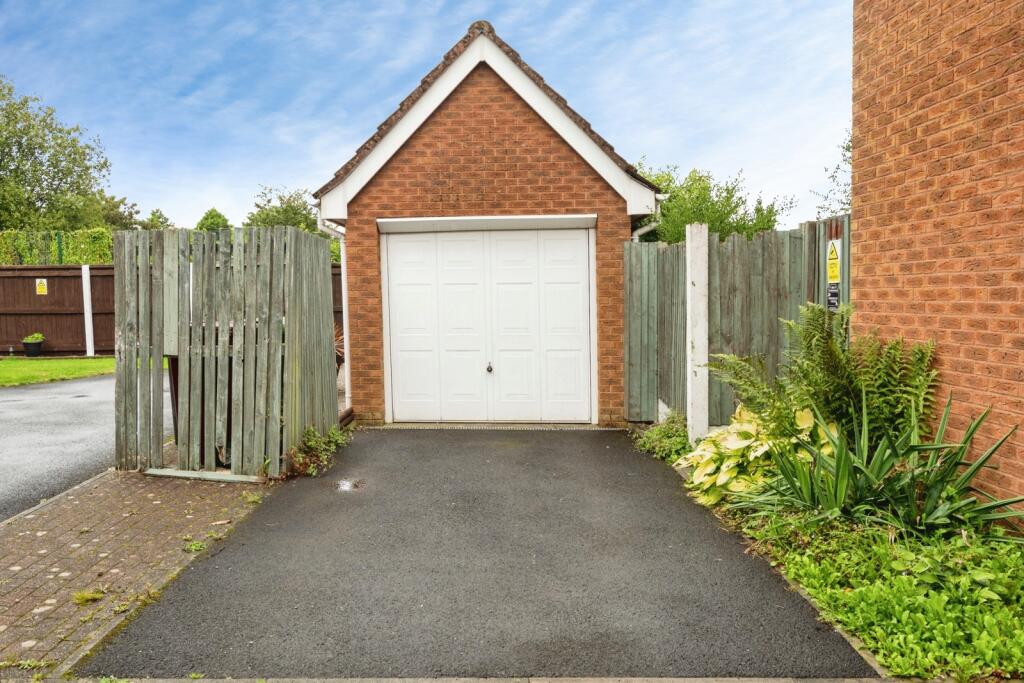 House in Bolton, Greater Manchester - View 4