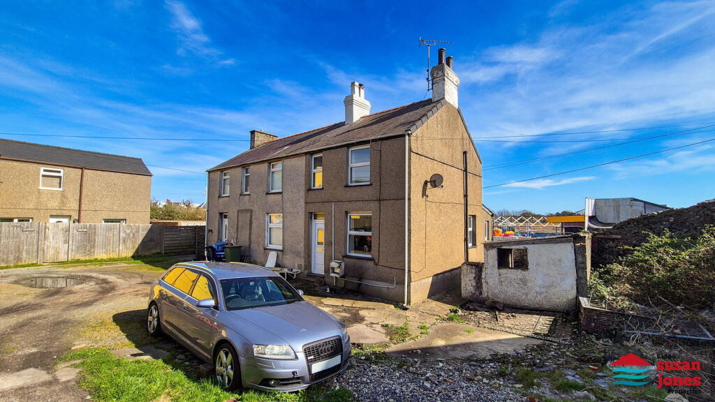 Main image of property: Penrhydlyniog, Pwllheli, LL53