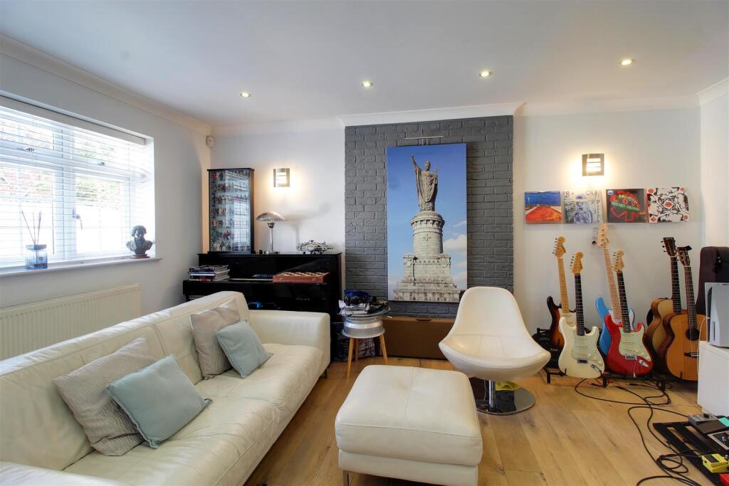 House in Potters Bar - View 5