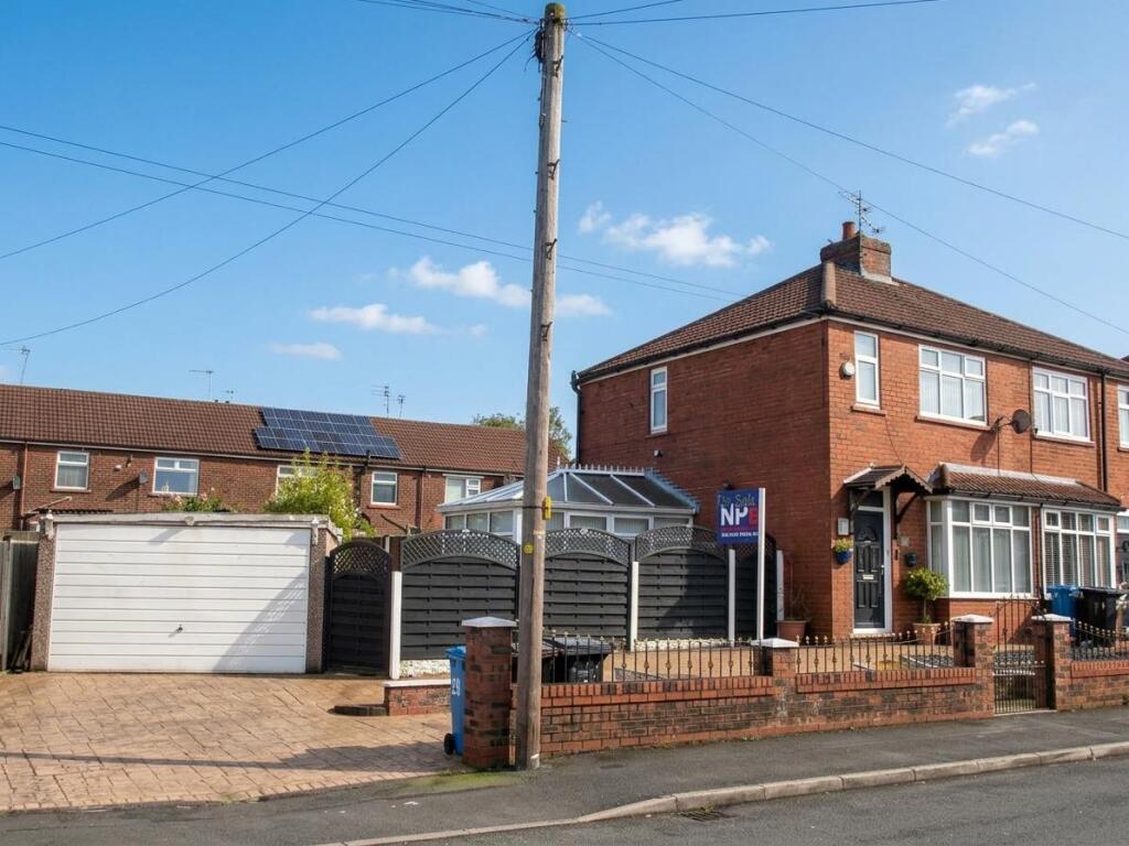 Main image of property: Farm Street, Failsworth, Manchester