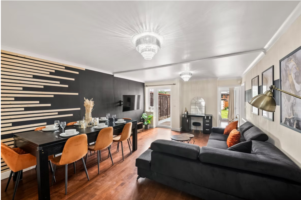 Main image of property: Loddon Bridge Road, Reading, Berkshire, RG5