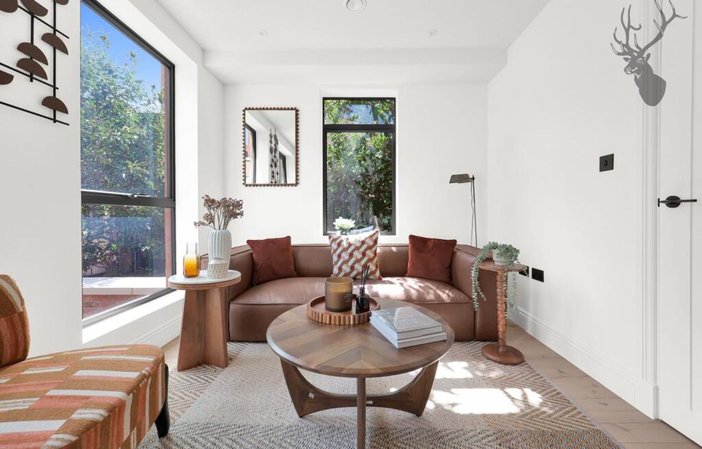 House in London - View 5