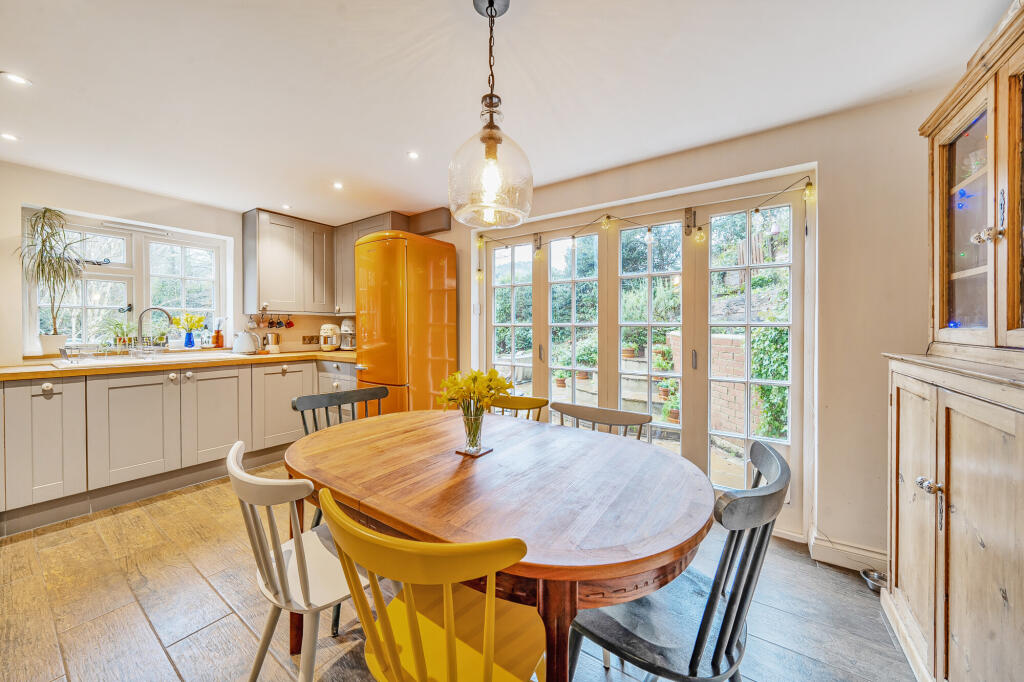 Bourne Grove, Lower Bourne, Farnham, GU10 - View 6