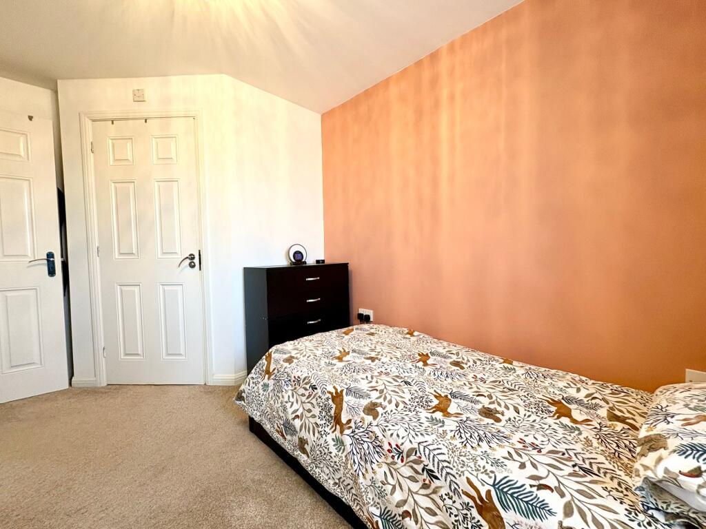 3 bedroom end of terrace house for rent