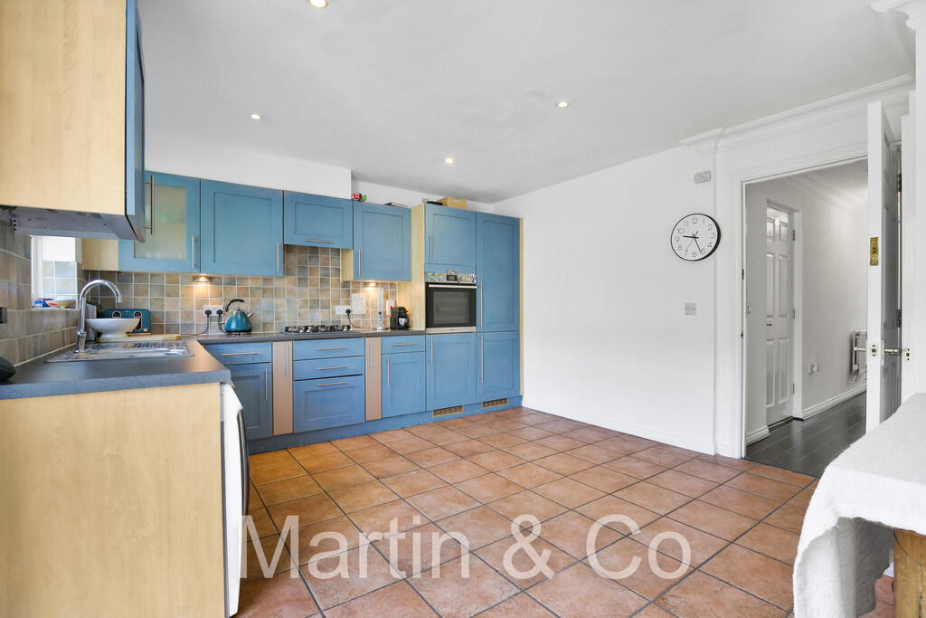 House in Croydon - More