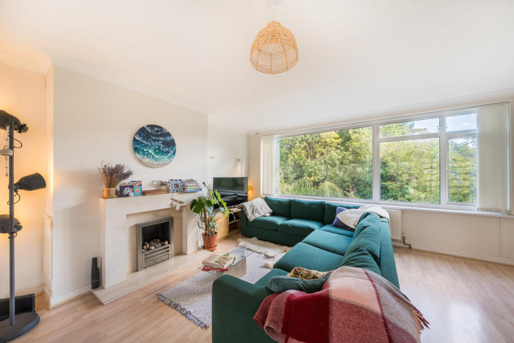 House in London - View 2