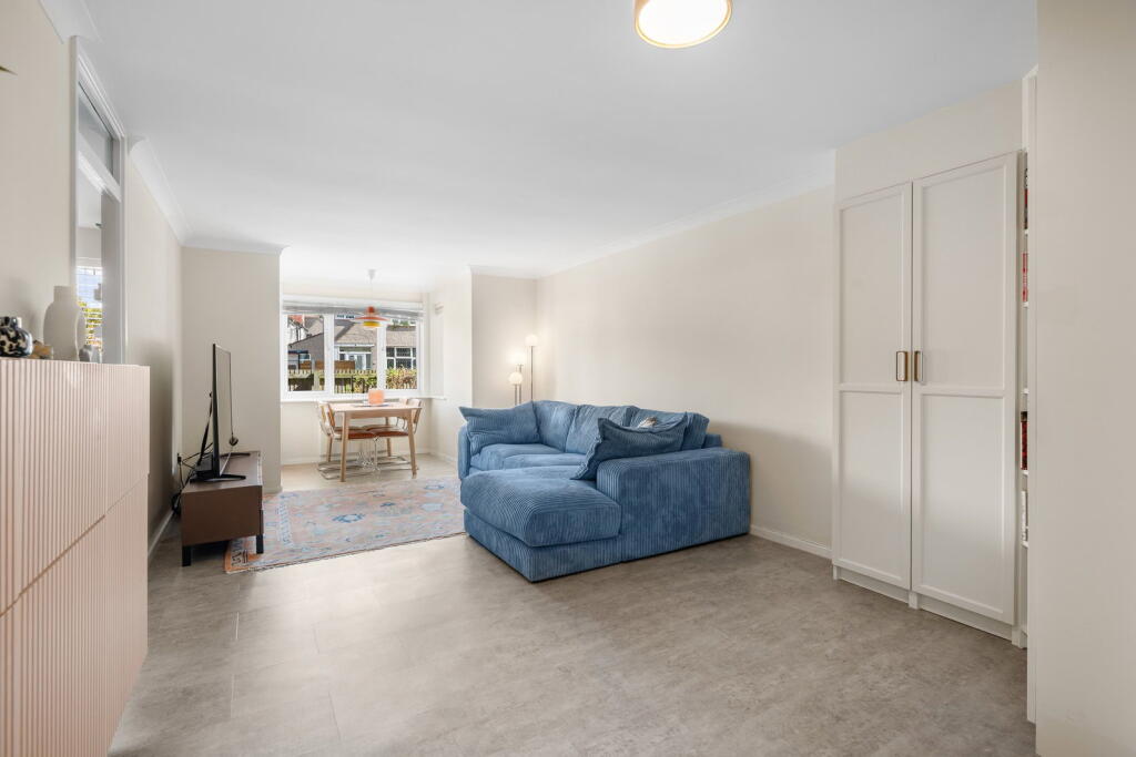 Apartment in Dartford - View 4