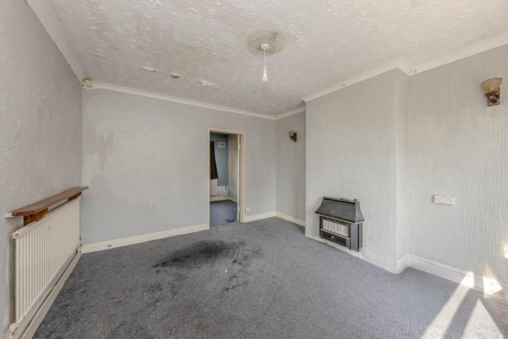Carlton Avenue, Stoke-On-Trent, ST6 photo 3