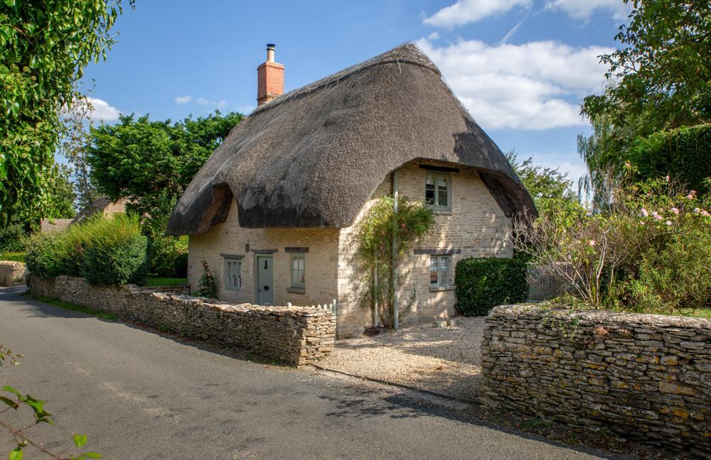 1-bed house on Tarlton, Gloucestershire, £495,000