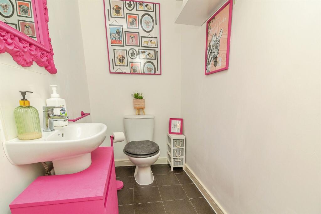 House in Hemel Hempstead - More