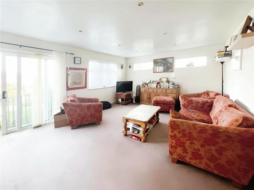 Park Drive, Hastings, East Sussex, TN34 photo 4
