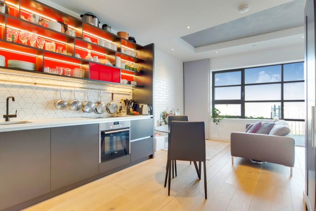 Main image of property: Hope Street, London, E14