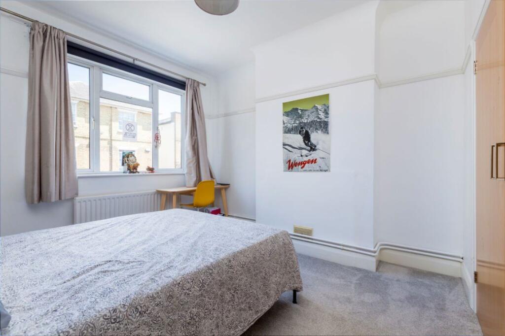 Apartment in Tonbridge - More