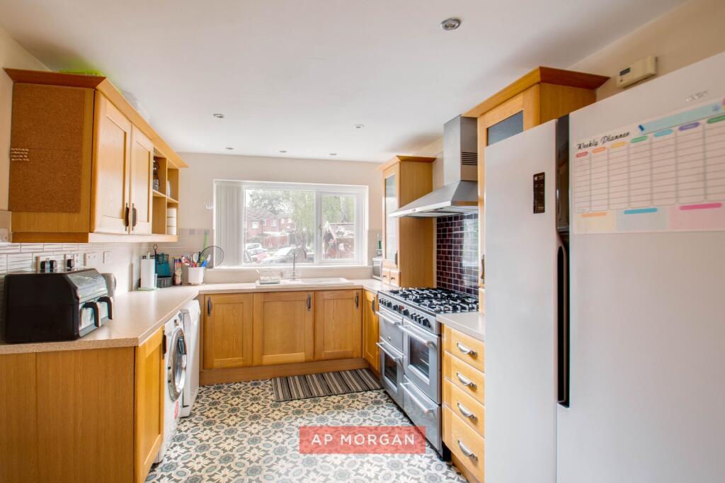 Yarningale Close, Oakenshaw, Redditch, Worcestershire, B98 photo 2