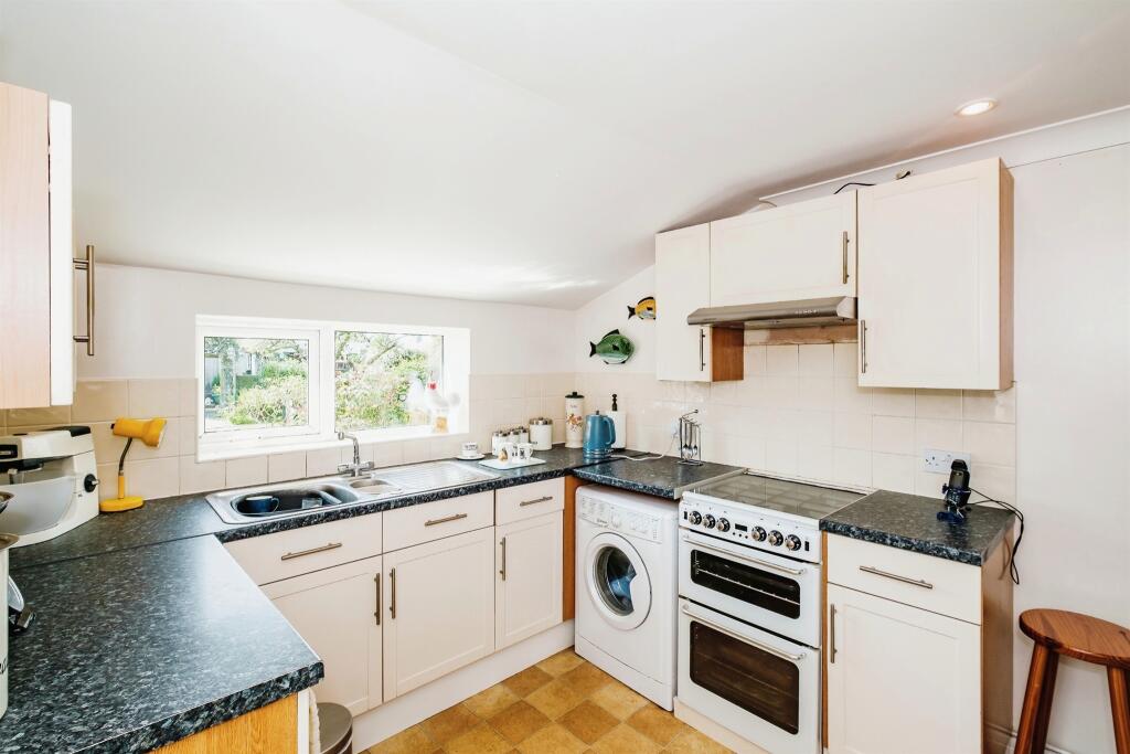 Sunningdale Road, Worthing - View 5
