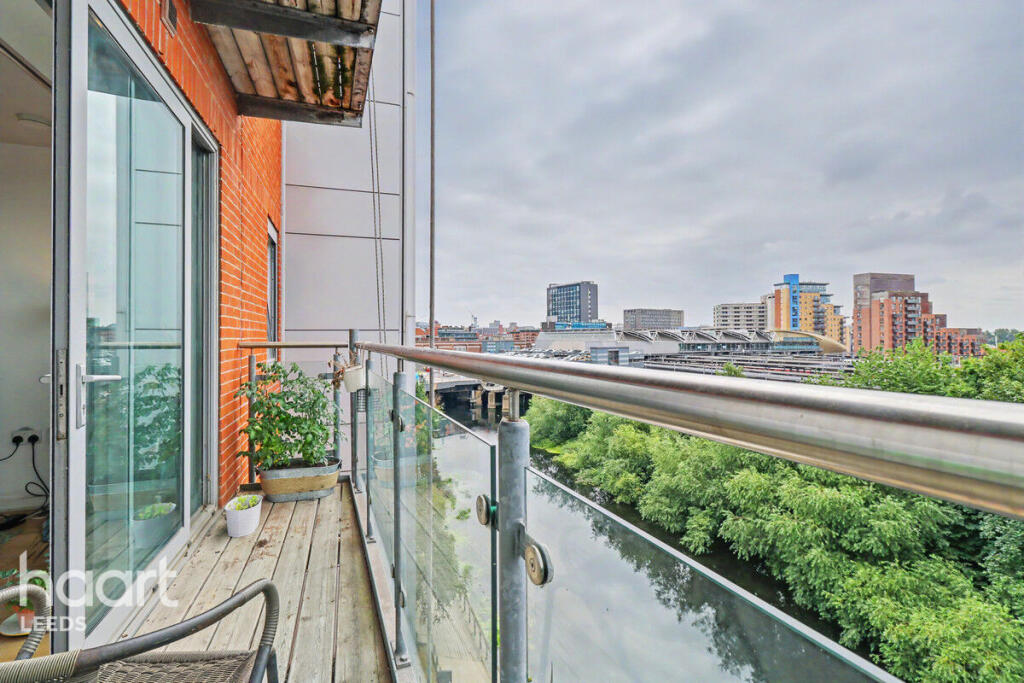 Whitehall Quay, LEEDS photo 3