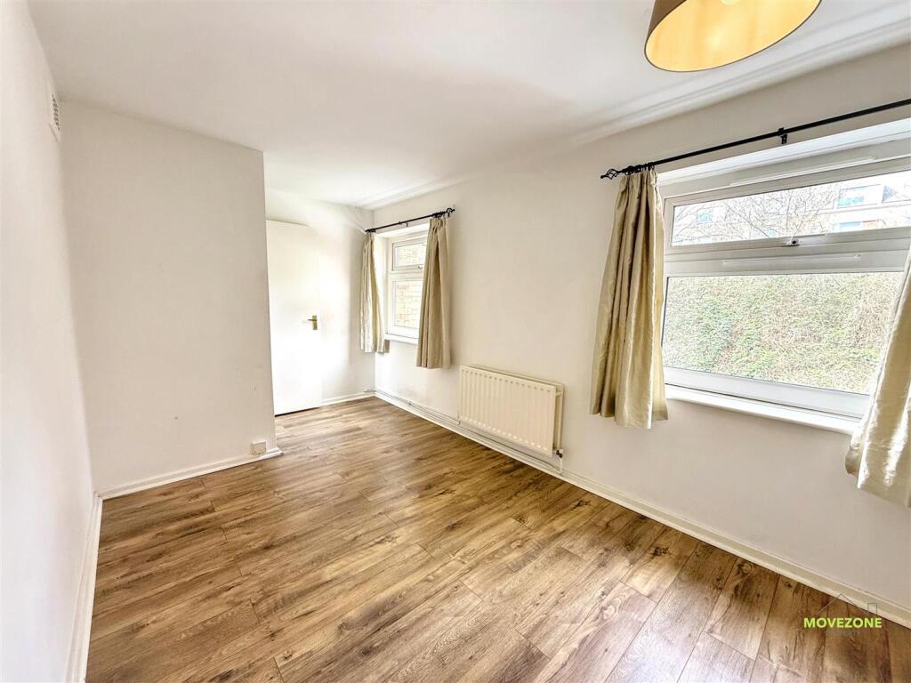 Summerley Street, Earlsfield, SW18 - More