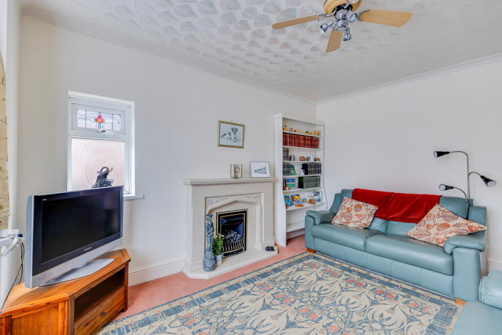 House in Cardiff, Rhiwbina - View 4