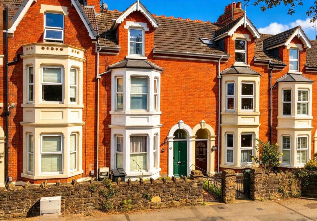 6 Bedroom Terraced in SN1 4DG