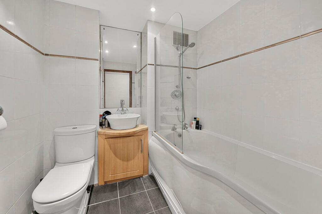 Apartment in London - View 5