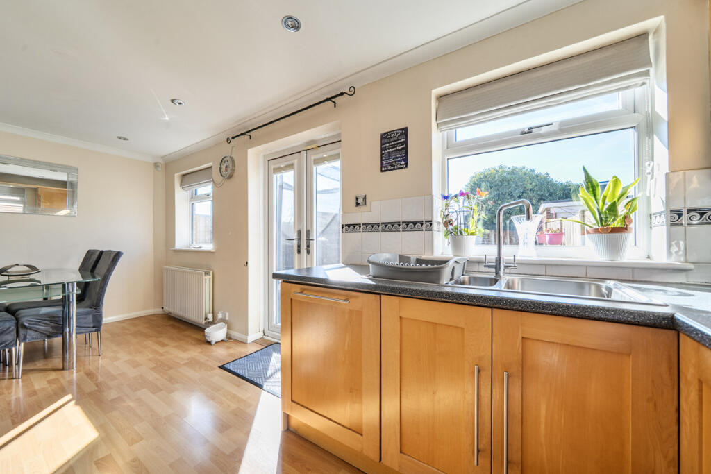 House in Dartford - More