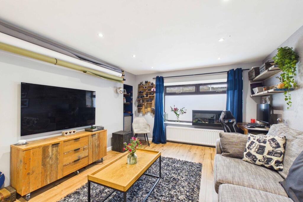 House in Cupar, Blalowan Park, Westfield - View 5