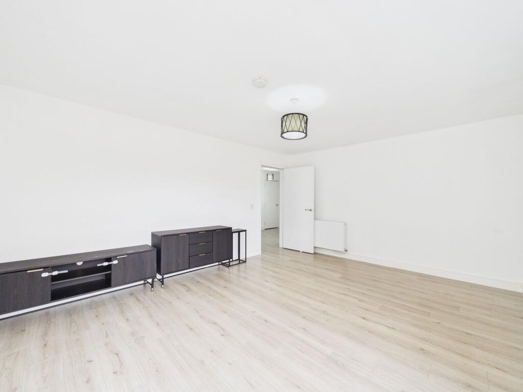 Apartment in Hamilton, Low Waters - View 4