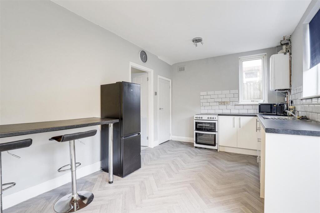 House in Nottingham, Gedling - View 5