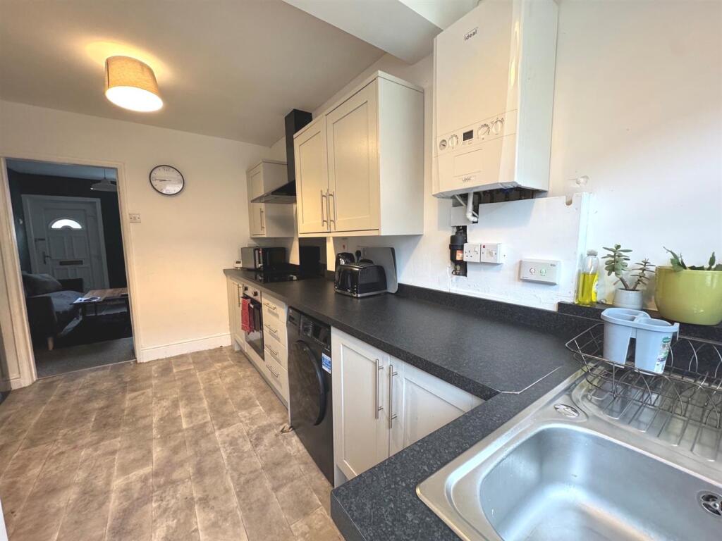 House in Staffordshire Moorlands, Leek - View 5