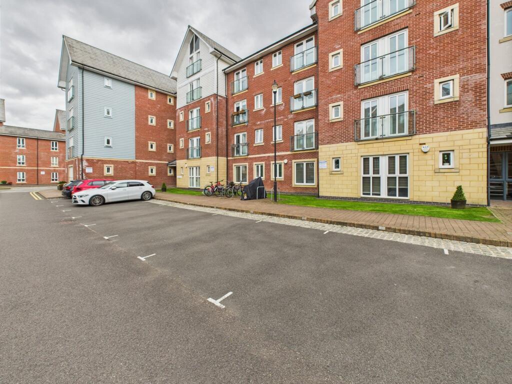 2-bed flat on Saddlery Way, Chester, CH1, £85,000