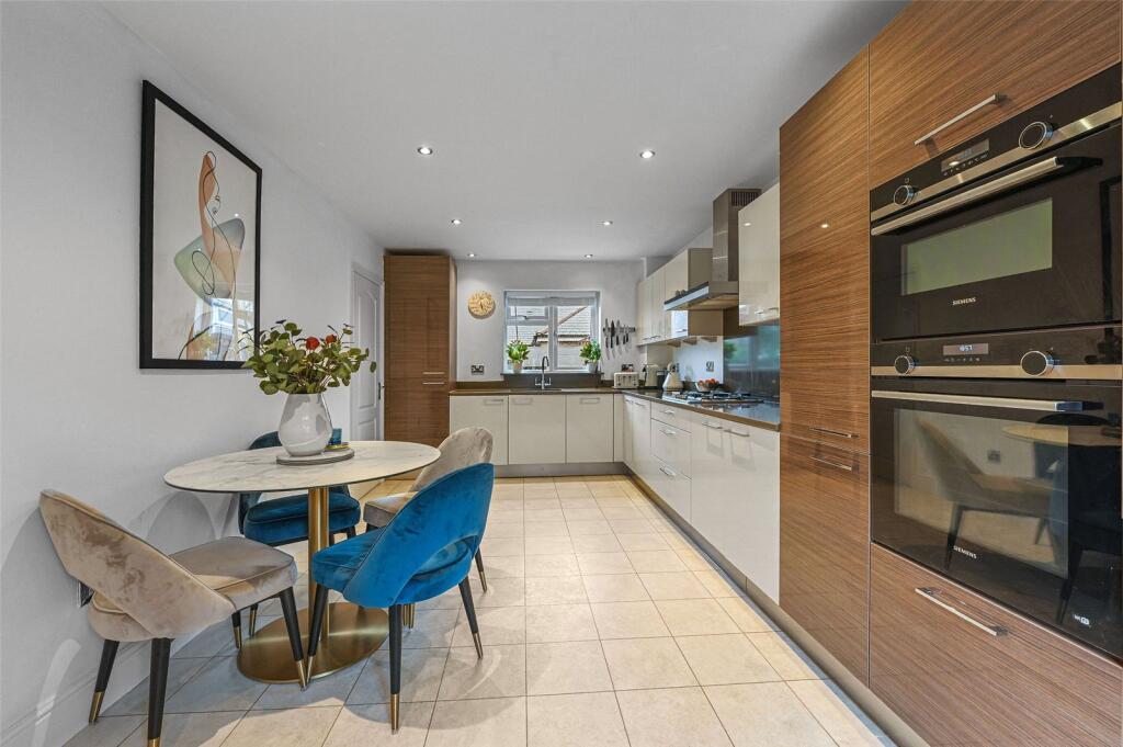 House in Epping Forest, Ongar - View 4