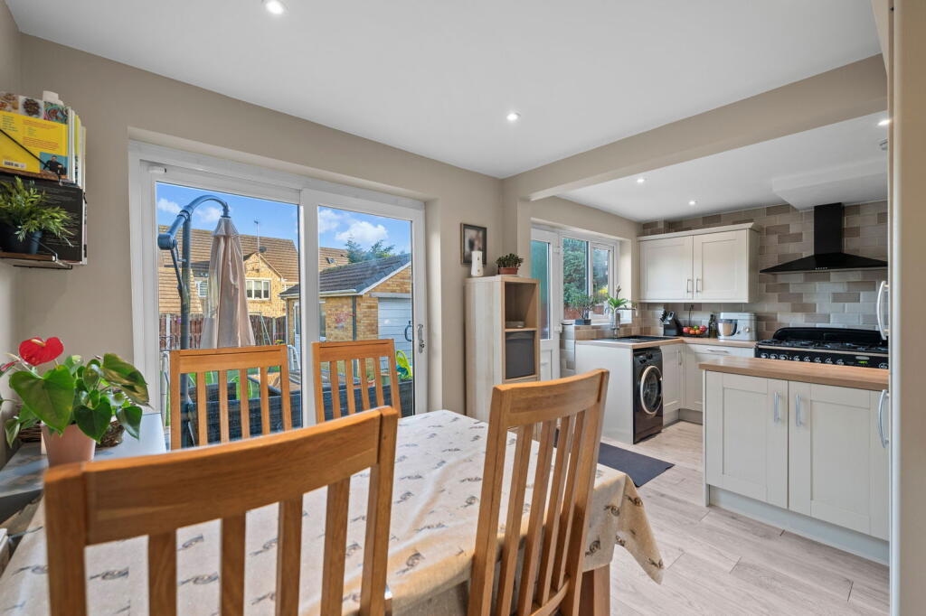 Harewood Grove, Bramley, Rotherham, S66 3RW photo 4